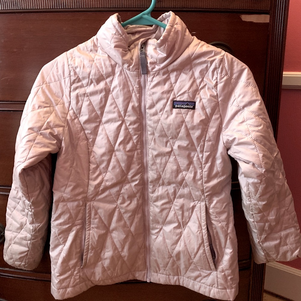 Girls Patagonia puffer jacket medium, used.